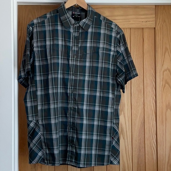 Men’s Sherpa Adventure Gear Short Sleeve Plaid Button Up Shirt. Like new! Large - Picture 3 of 13